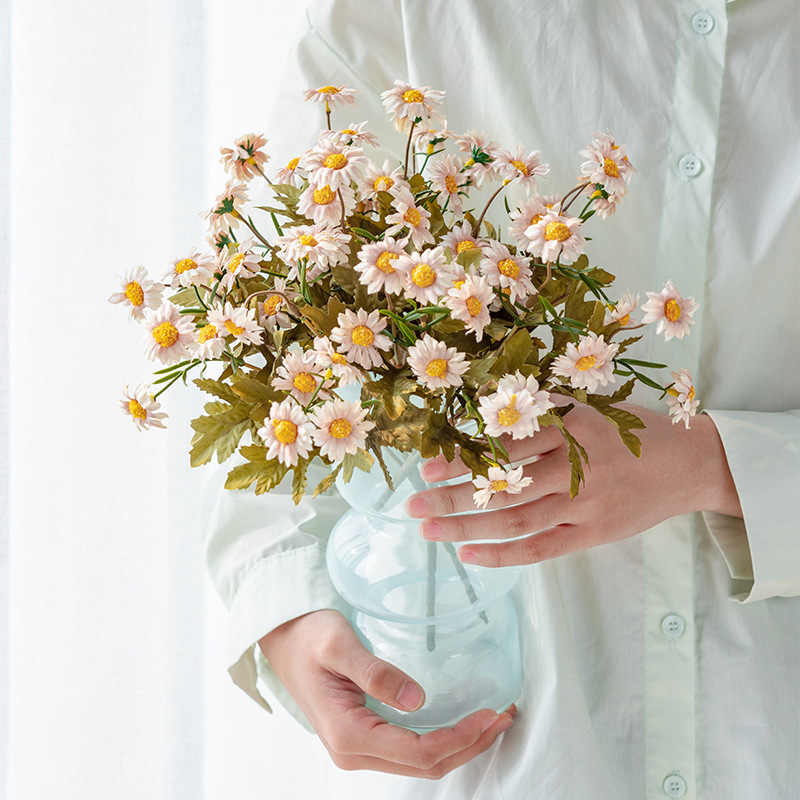 Fresh French sunflower small bouquet artificial flowers faux flowers living room decoration flower arrangement artificial flower chrysanthemum flower insert imitation flower