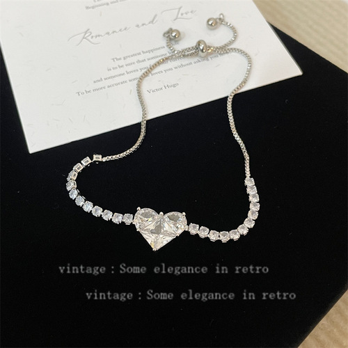 Designer moonlight allure series star bracelet girls ins niche design light luxury bestie bracelet