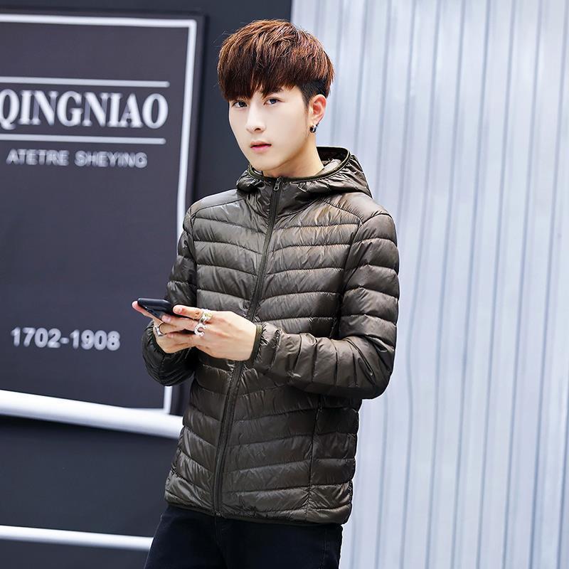 2023 invierno de los hombres de la pluma ligera Chaqueta de algodón acolchado corto Delgado casual stand collar encapuchado Chaqueta de algodón acolchado cálido chaqueta acolchada de algodón