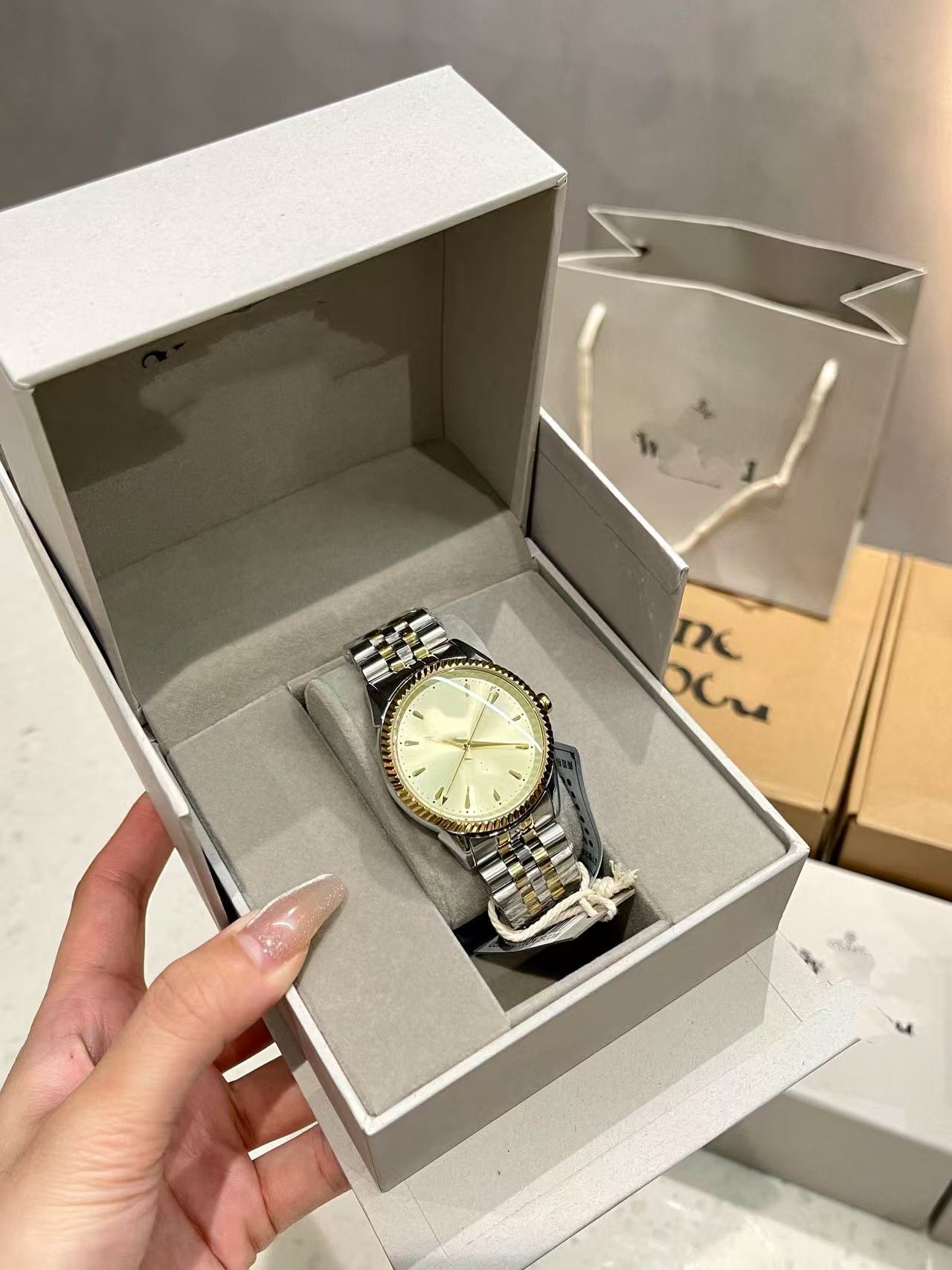 49vva+ counter gift box