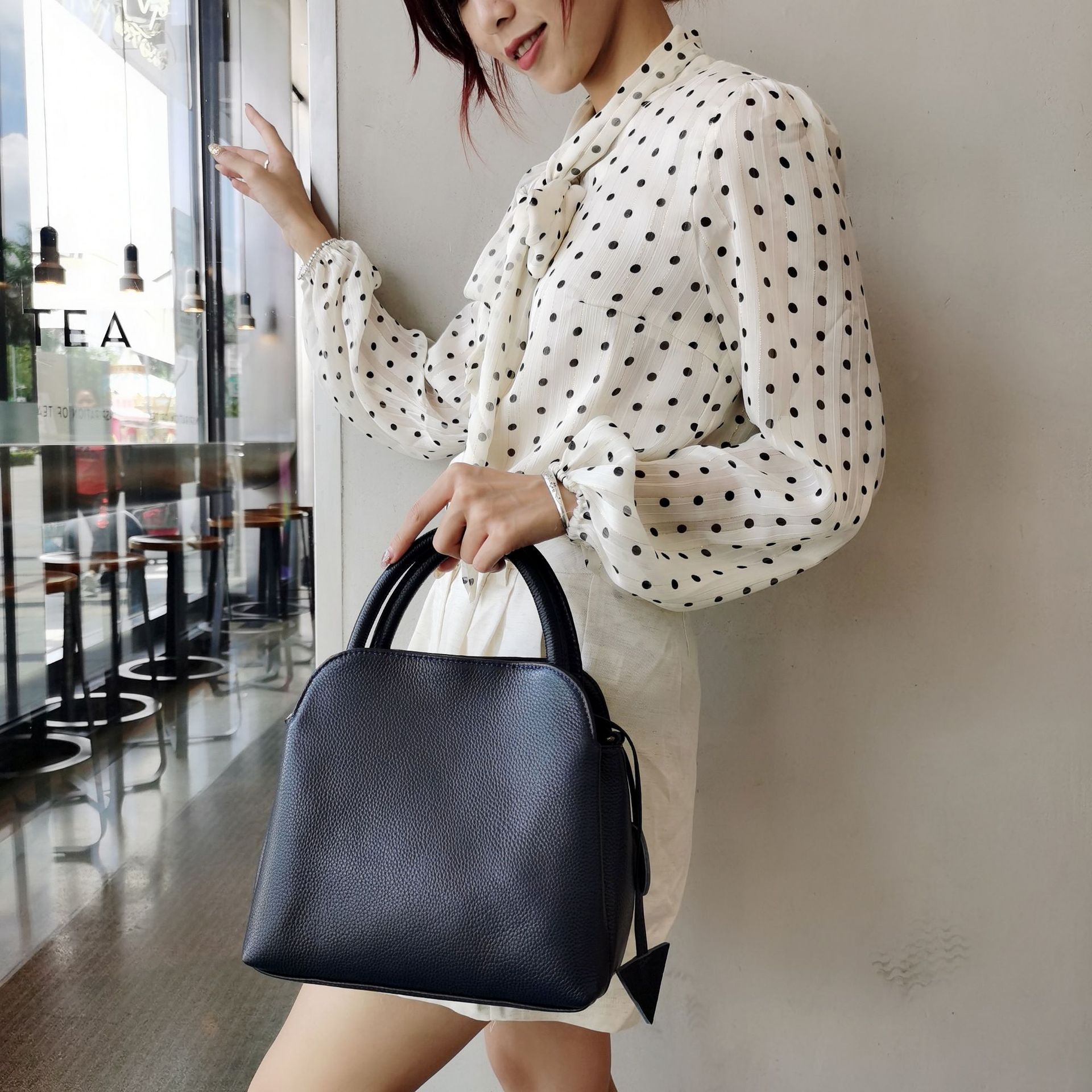 Bolso de Mujer 2025 de Cuero Genuino, Bolso de Gran Capacidad, Bolso Cuadrado Pequeño de Cuero Suave, Primera Capa de Piel de Vaca, Bolso Cruzado, Bolso Tote Esencial para Viajar al Trabajo