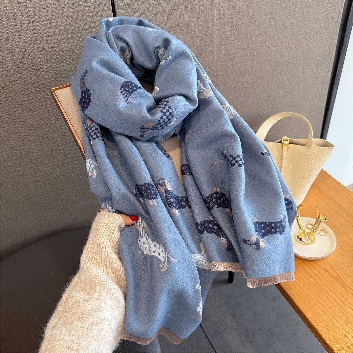 Neue Herbst-/Winterkollektion 2026: Kaschmirschal für Damen, hochwertiges Tragegefühl, luxuriöser, leichter Winter-Cape mit H-Logo, dicker und warmer Halsschmuck_voghion.com
