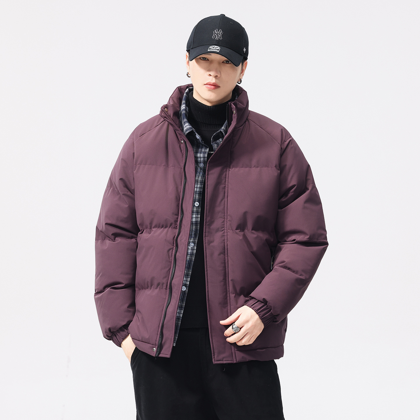 Темно фиолетовый