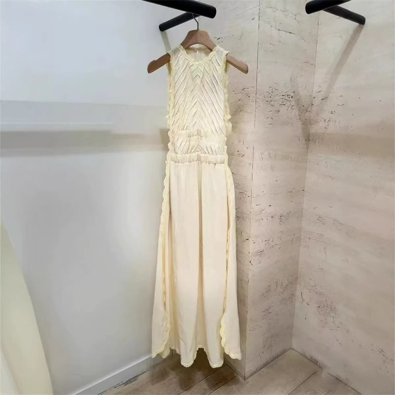 French Elegance 2025 Spring/Summer New Romantic Light Yellow Lace Beautiful Shoulder-Exposing Backless Pleated Sleeveless Long Dress