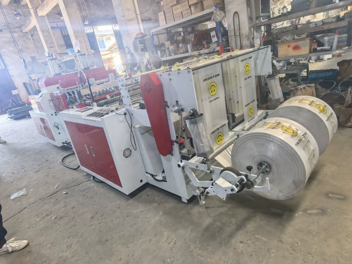 Производители поставляют машины для производства пакетов средней скорости с термосваркой и терморезкой, а также машины для производства пакетов для покупок и пакетов-жилеток.