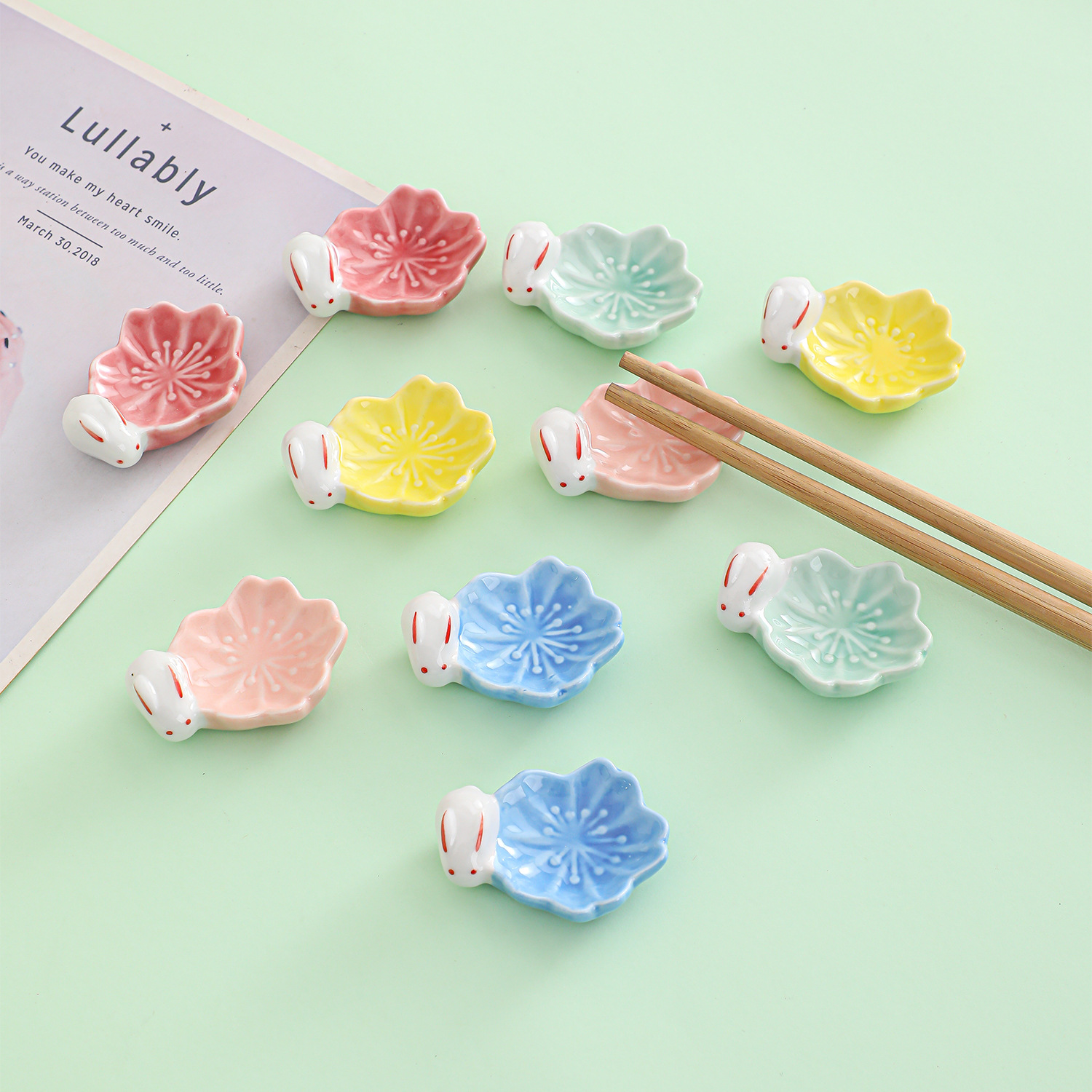 【Zakka Japanese-Style Ceramic Fortune Rabbit·Plum Blossom Chopstick Holder Ornament