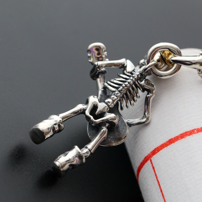 New Fashion Personality Trend Hot Selling Guitar Skeleton Pendant Men's Necklace_voghion.com