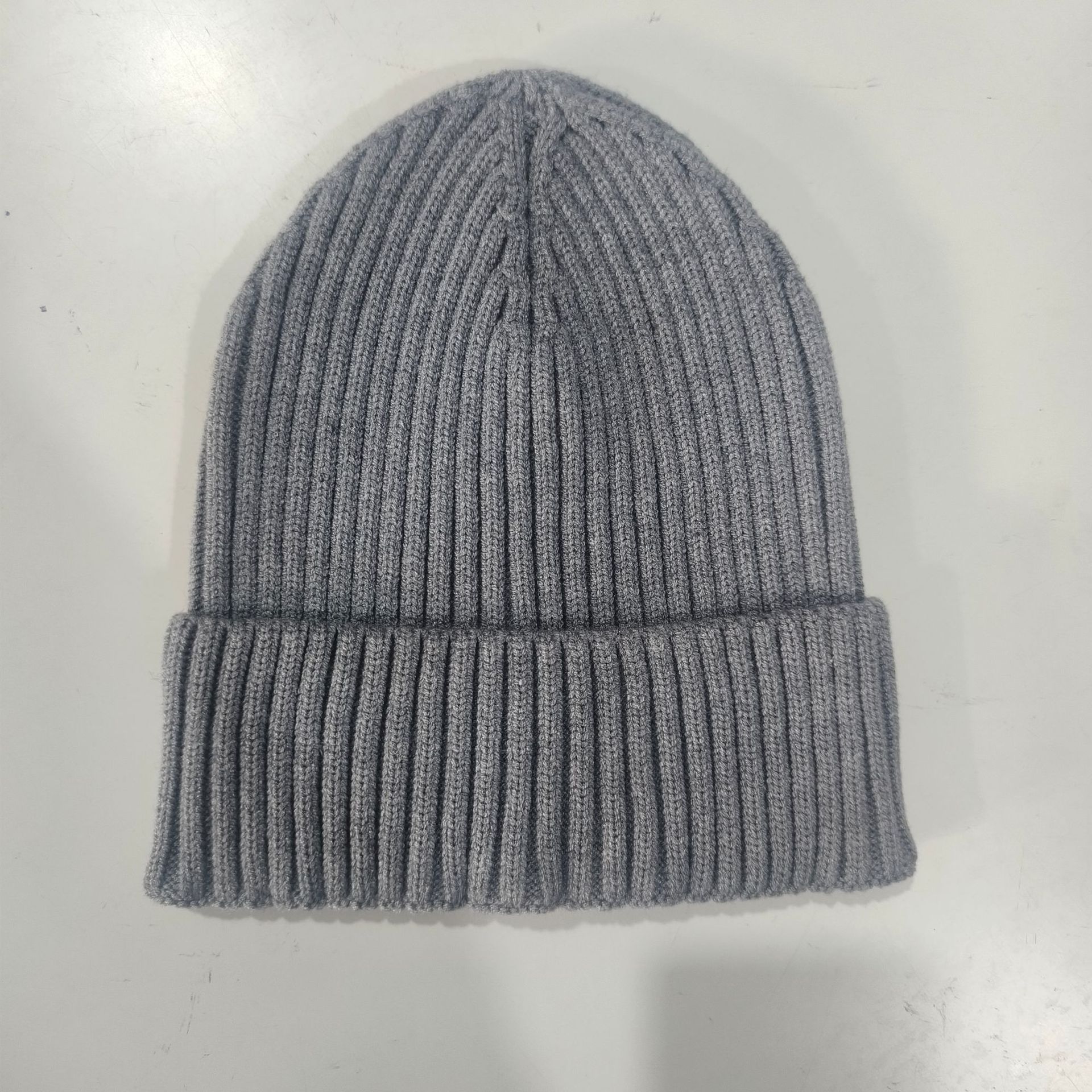 Sencillo de punto de borde inverso de una sola capa de color sólido, sombrero de lana de hilo hilado con núcleo de terciopelo de conejo, sombrero frío cálido de otoño e invierno de todo fósforo