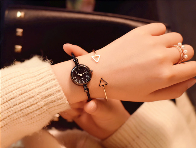 2024 Nuovo orologio da polso vintage fresco per studentesse, minimalista, compatto e con cinturino sottile_voghion.com