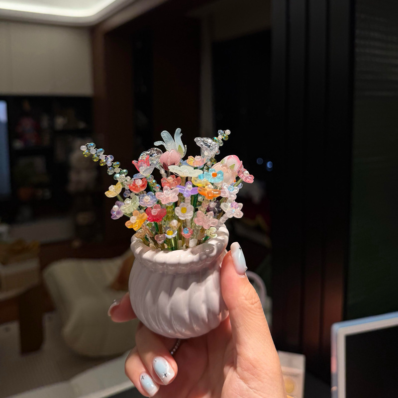 DIY mini beaded flower bouquet/potted plant kit - a soothing desktop decoration and a perfect gift for friends or besties.