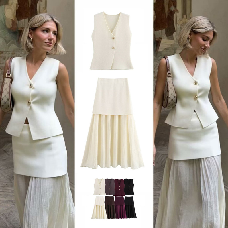 European and American Cross-border Women's 2025 Summer New V-neck Golden Button Knitted Vest Pleated Skirt suit European and American Cross-border Women's 2025 Summer New V-neck Golden Button Knitted Vest Pleated Skirt suit