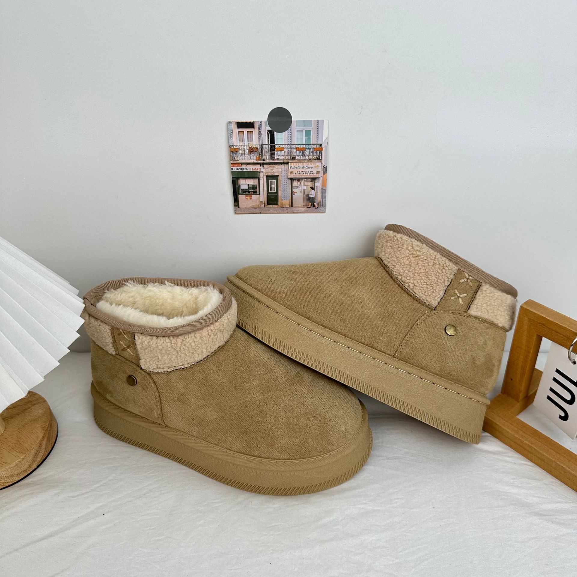 Zapatos de nieve de invierno de mujer con botas de terciopelo calientes versátiles 2024 nuevos zapatos de algodón de terciopelo grueso image 8
