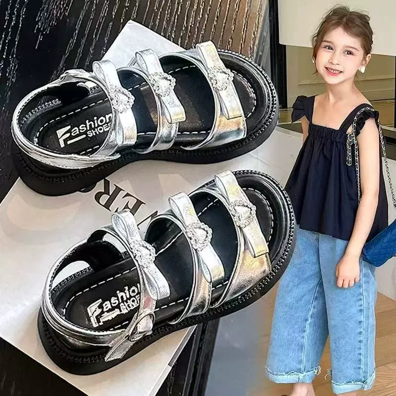 Сандалии для девочек 2025 летний новый стиль детские нескользящие пляжные туфли для девочек принцессы сандалии на мягкой подошве пляжные туфли