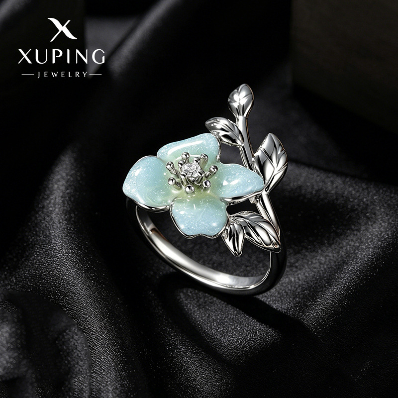 Xuping serie de goteo de moda de cuatro hojas de textura de flores anillo de hoja simple y fácil de usar suave viento anillo de otoño y invierno al por mayor