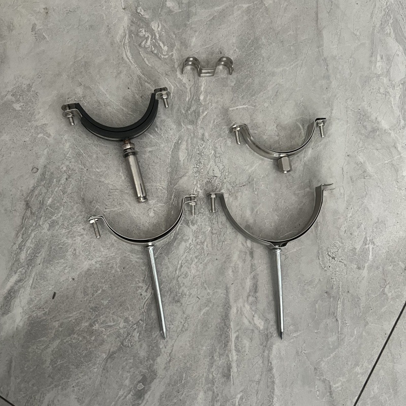 PVC管卡排水外墙下水管拉爆膨胀管卡抱箍