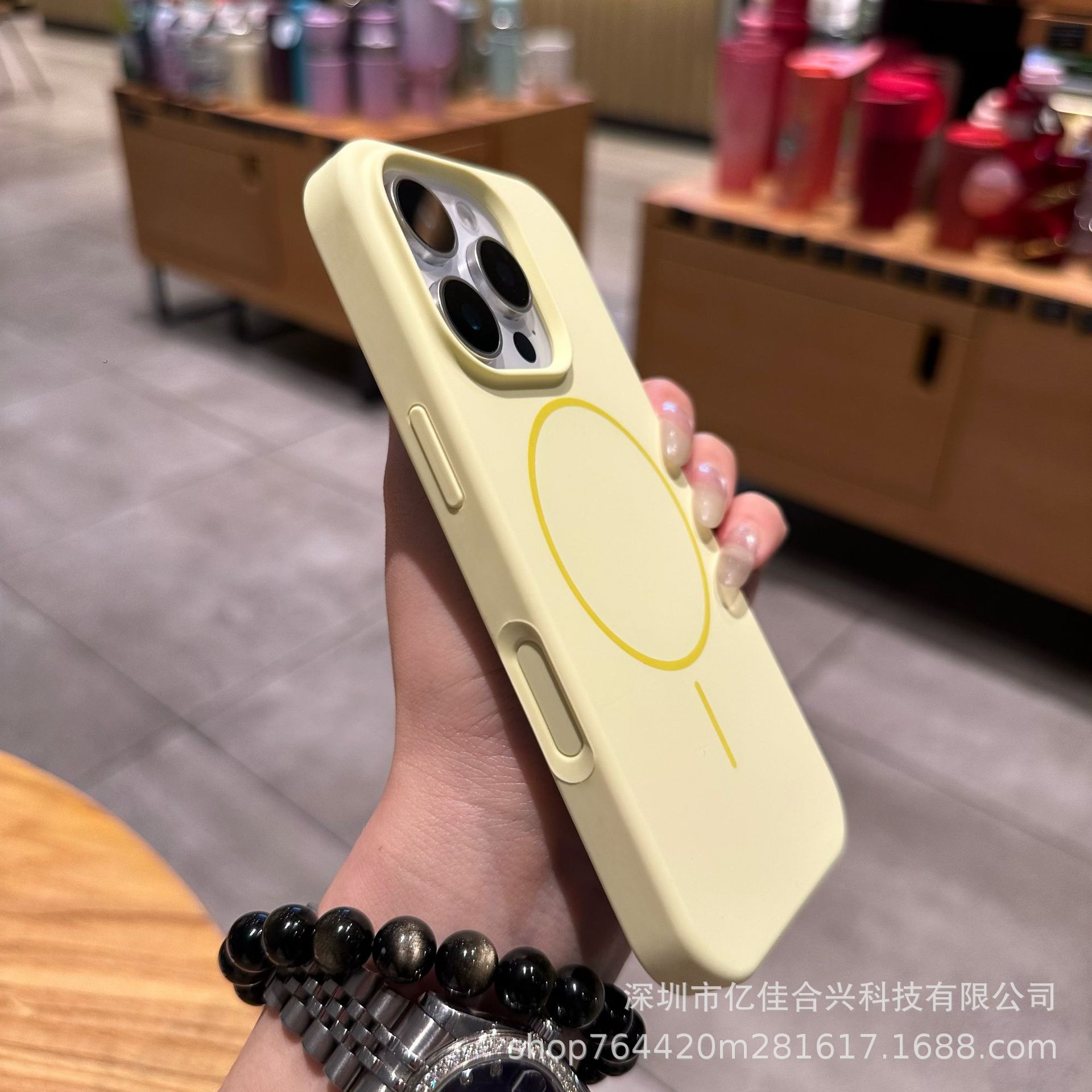 Funda de silicona líquida con anillo magnético y botón de IA anticaída todo en uno, compatible con Apple 17, iPhone 16 y iPhone 14 (orificio grande)