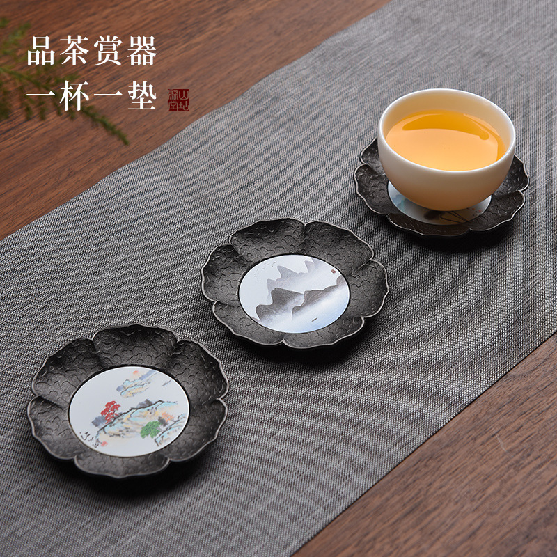 Taza pintada a mano boutique de aleación de aluminio de aluminio flor retrógrado taza porta-taza para el hogar tazas de té almohadilla aislante creativa kung fu accesorios de ceremonia del té