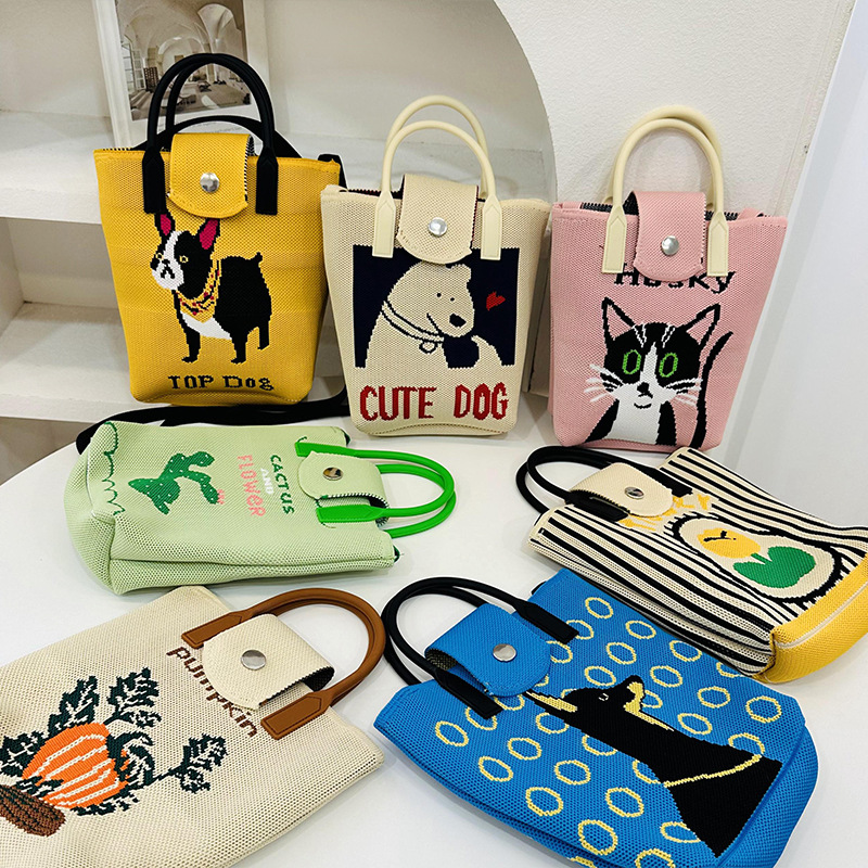 Bolso para teléfono móvil 2024 verano nuevo bolso de mensajero tejido diseño de nicho femenino fuera de la calle para jugar bolso portátil de estudiante