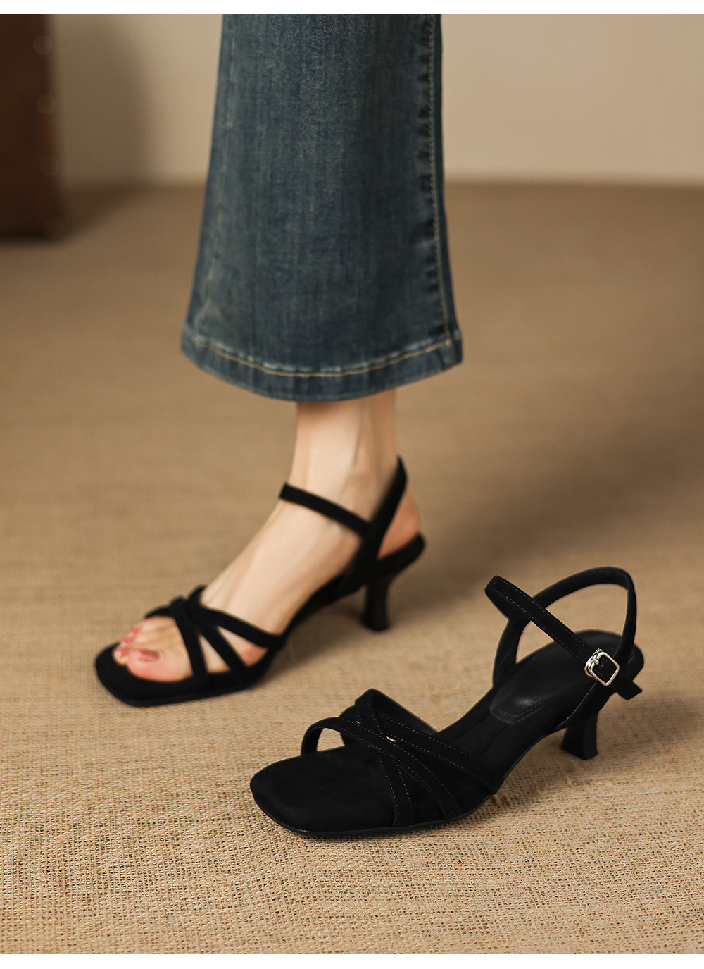 Sandal nữ da cừu hở mũi gót thô đầu vuông quai ngang — Da cừu đen chi tiết 4