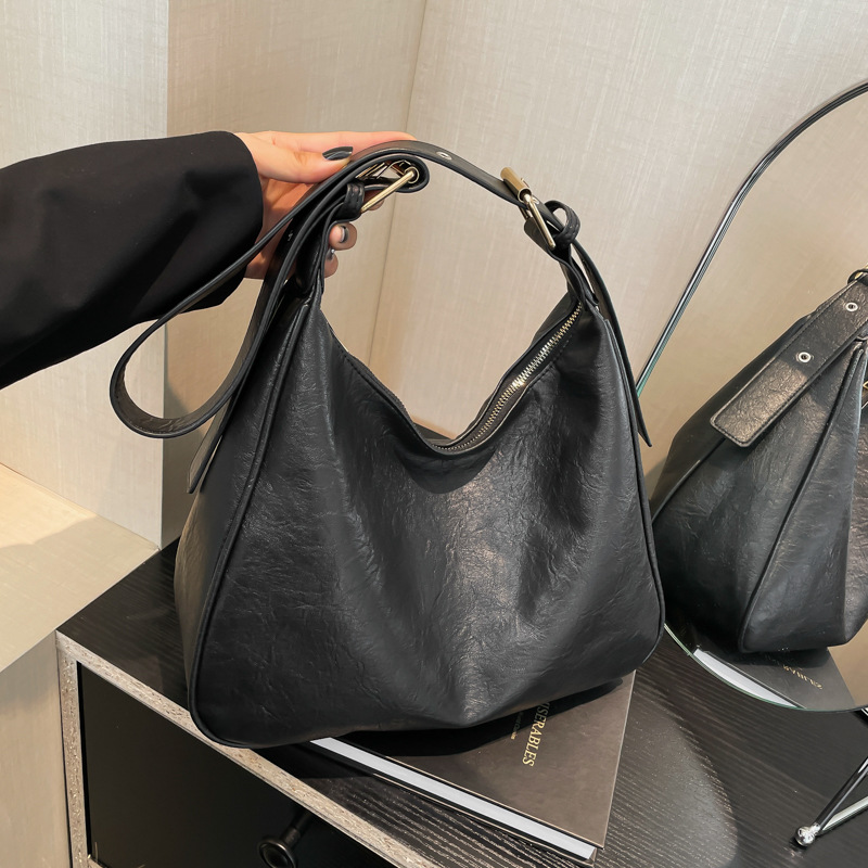 Este año, la moda coreana, la textura, la bolsa de hombro, la mujer, 2024 invierno, la nueva moda, la bolsa de brazo, la bolsa de brazo