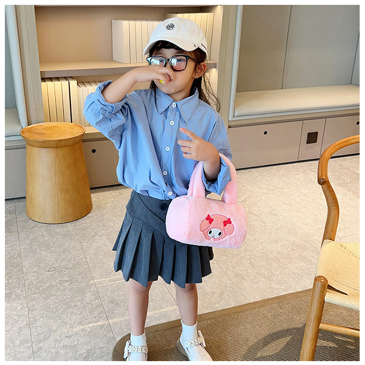 Fashionable plush bag, women's cartoon makeup bag, personalized new trendy children's bag, cute hand-held small bag for female students undefined