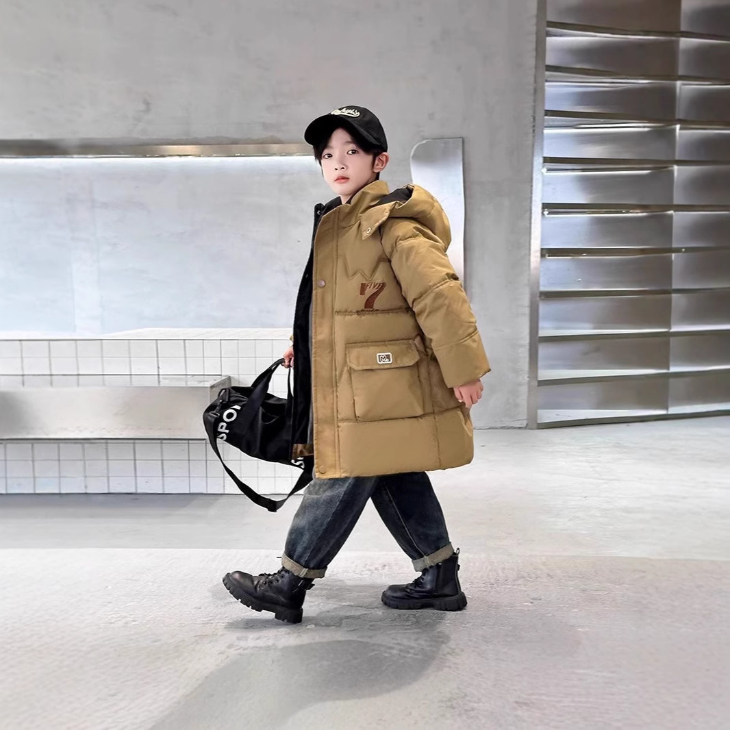 Chaqueta acolchada de invierno para niños de longitud media 2024 nueva chaqueta acolchada de plumón para niños chaqueta acolchada para niños de tamaño mediano