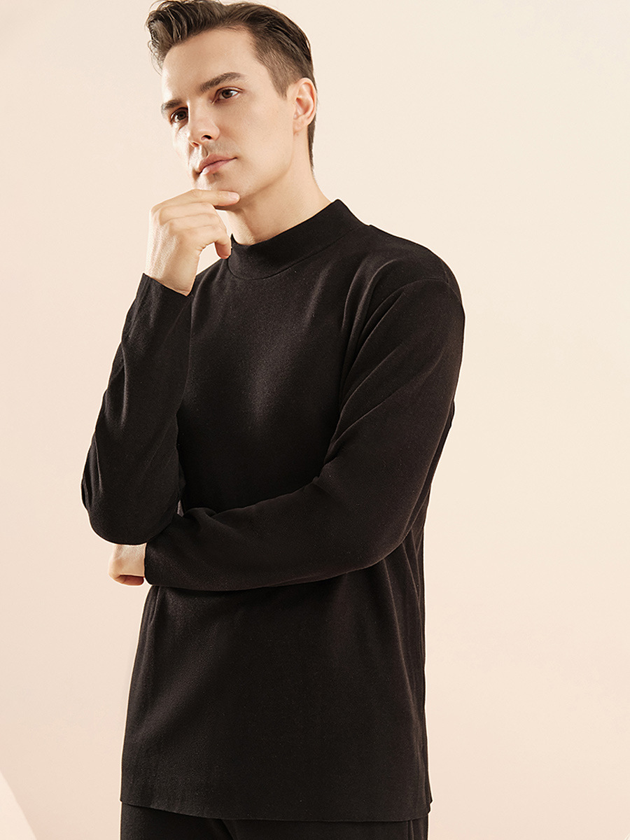 デコルテの底のシャツの男の冬の新型の厚い半高襟の中で秋の服の発熱を掛けて毛を磨いて長袖のtシャツの男を修理します。