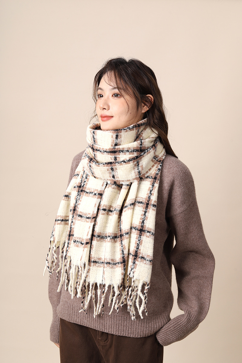 White Deer's gentle beige checkered cashmere scarf women, suitable keeping warm in autumn winter, versatile_voghion.com