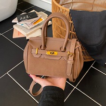 �͹�ĥɰ�K���2025�����¿��������֦�y�μ��ƴ��ײɫб���Ů