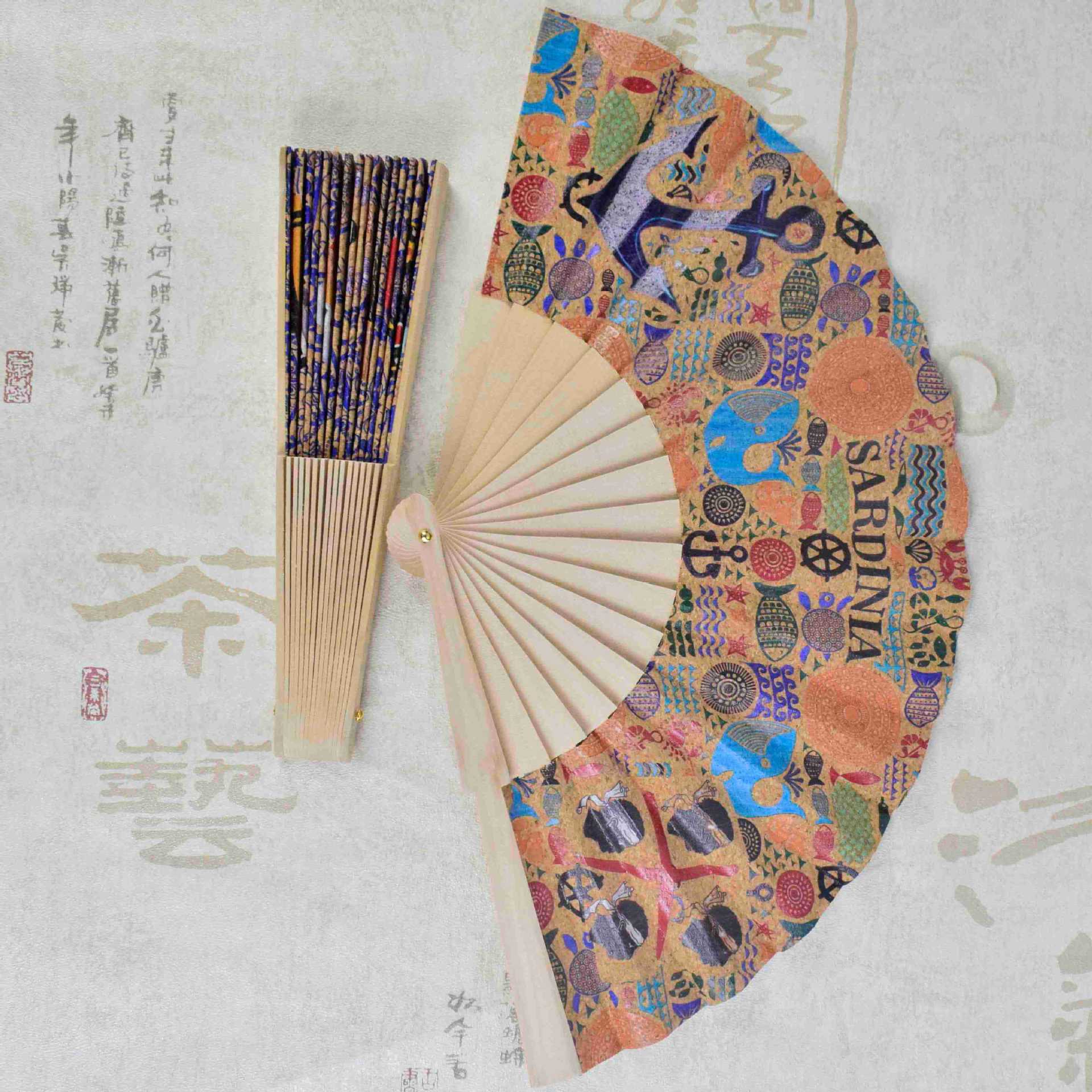 Mayorista 16 materiales ecológicos de corcho, ventilador de madera español hecho a mano, hermoso ventilador de regalo de baile fácil de abrir y cerrar