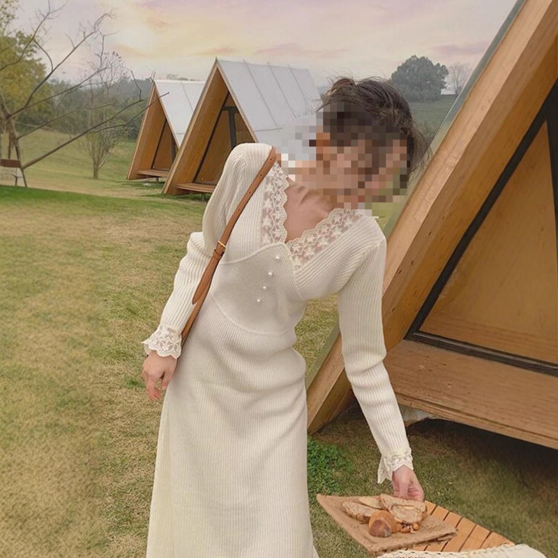 蕾丝边针织连衣裙女秋冬新款法式赫本风修身显瘦百搭打底毛衣长裙