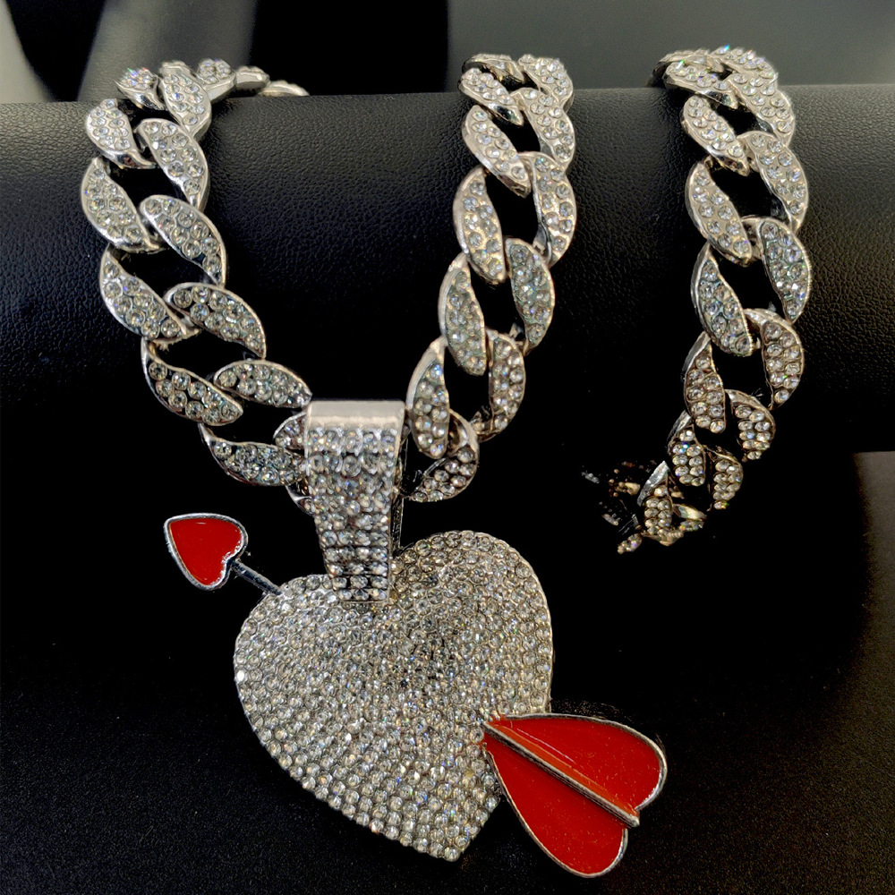 Joyería Simple Una Flecha Corazón Piercing Colgante Collar Decoración Aceite Amor Hip Hop Irregular Versátil Cadena Cubana_voghion.com