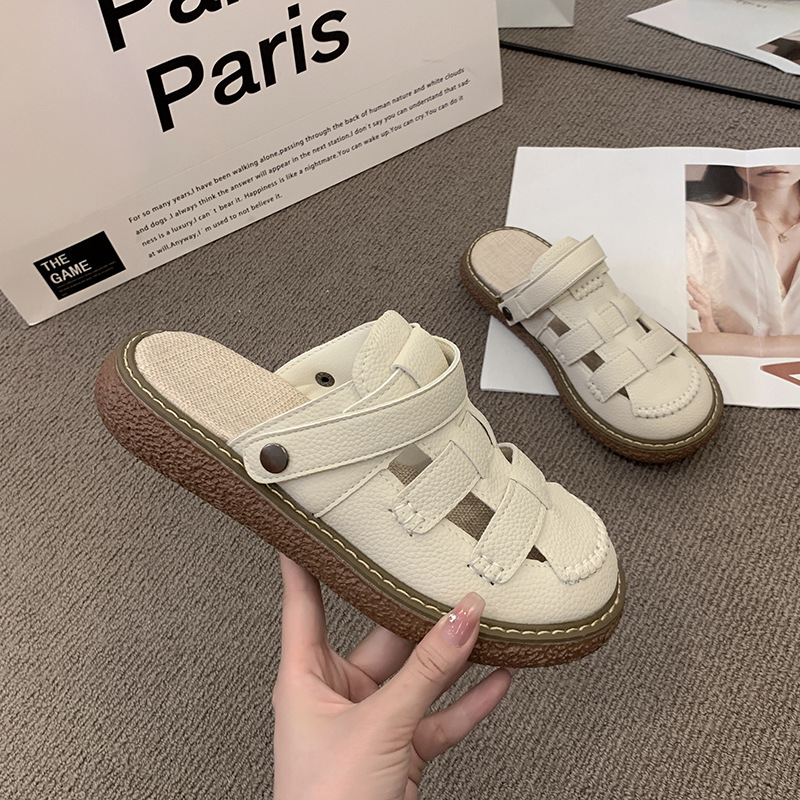 Sandalias Baotou para mujer 2025 nuevos zapatos con agujeros exteriores de verano dos medias zapatillas de suela gruesa zapatos romanos de playa