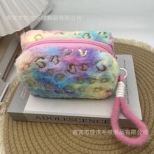 跨境毛绒化妆包便携外出爱心蝴蝶结大容量收纳包旅行洗漱包笔袋包