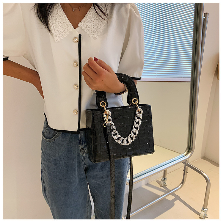 New Fashion Trendy One-shoulder Diagonal Hand-held Chain Candy-colored Stone Pattern Small Square Bag display picture 4