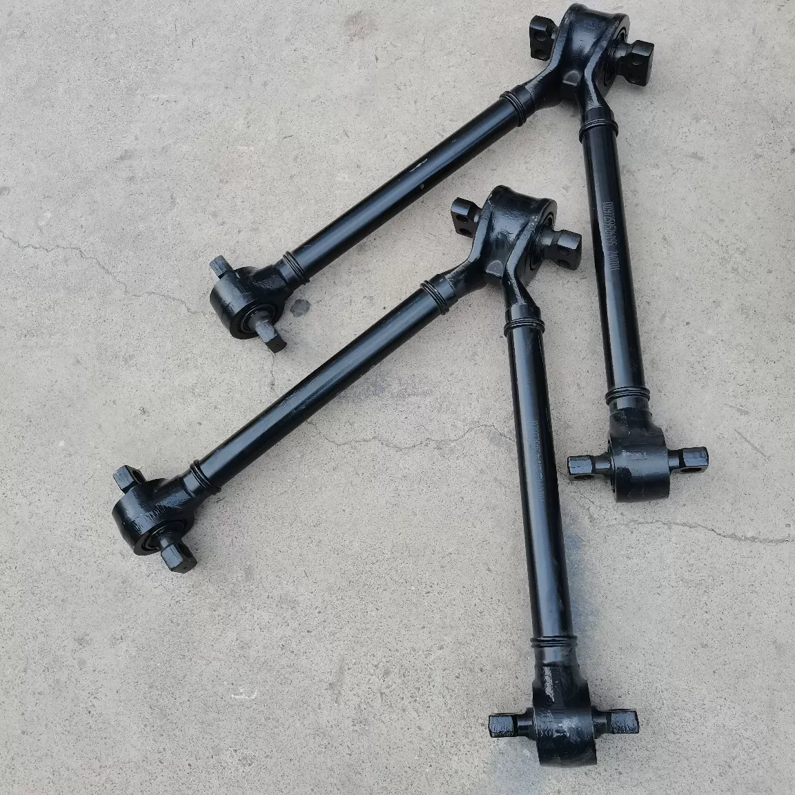 批发各种重型卡车V型推力杆上下推力杆