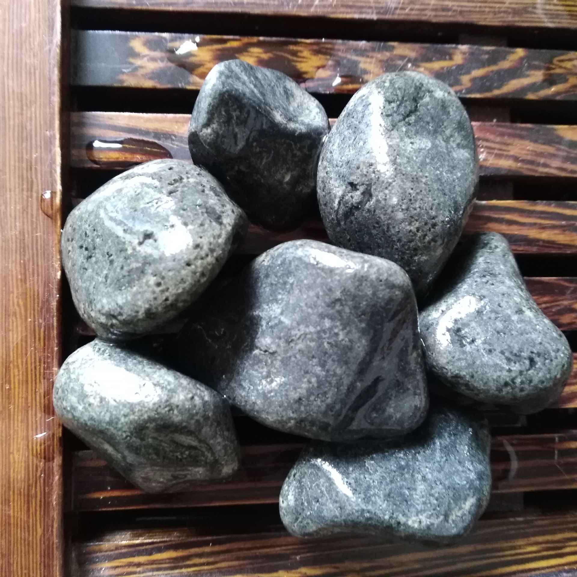 黑色鹅卵石厂家现货公园铺路园林工程用大鹅卵石过滤水用砾石