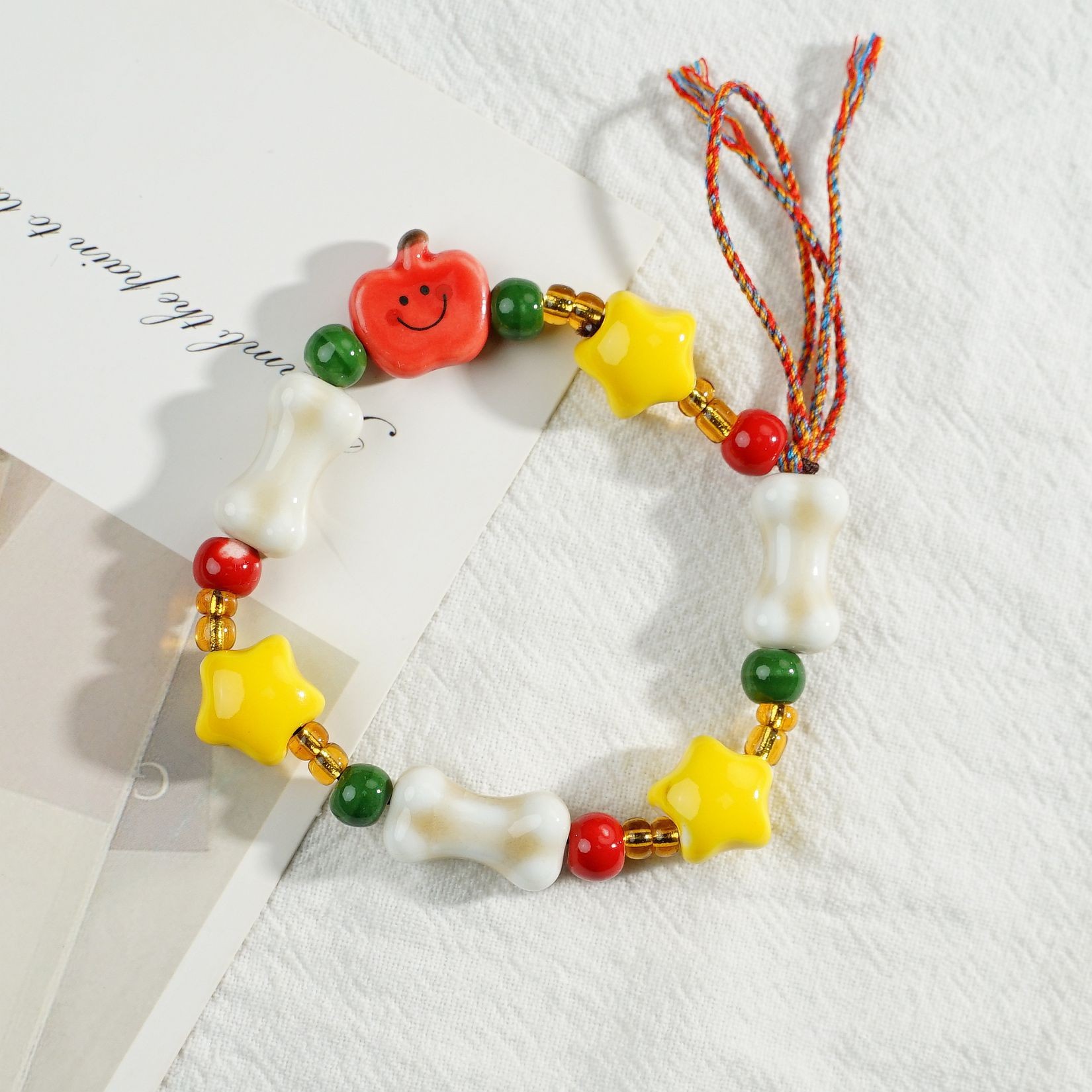 1644-01 red apple