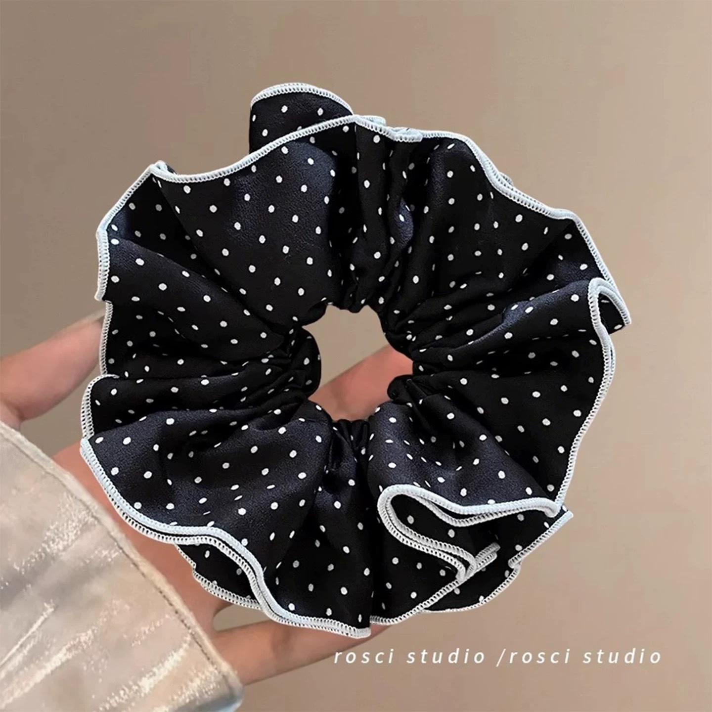 96#블랙 새틴 도트무늬 4겹 약 15cm
