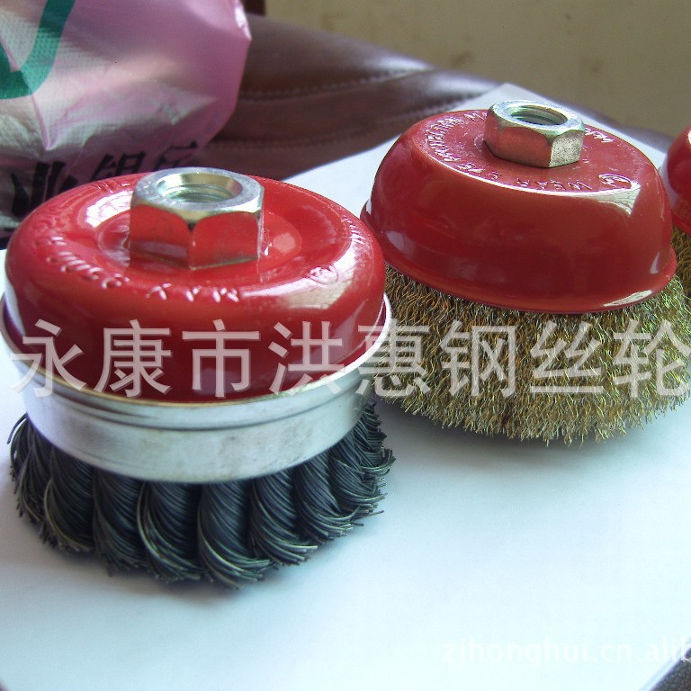 厂家直供 曲丝碗型钢丝刷 抛光打磨用钢丝轮 镀铜曲丝钢丝刷