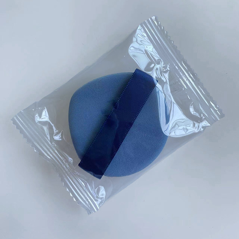 乾湿両用ファンデーション蜜粉パテ三角超柔らかいスポンジ粉を食べないで化粧します。|undefined