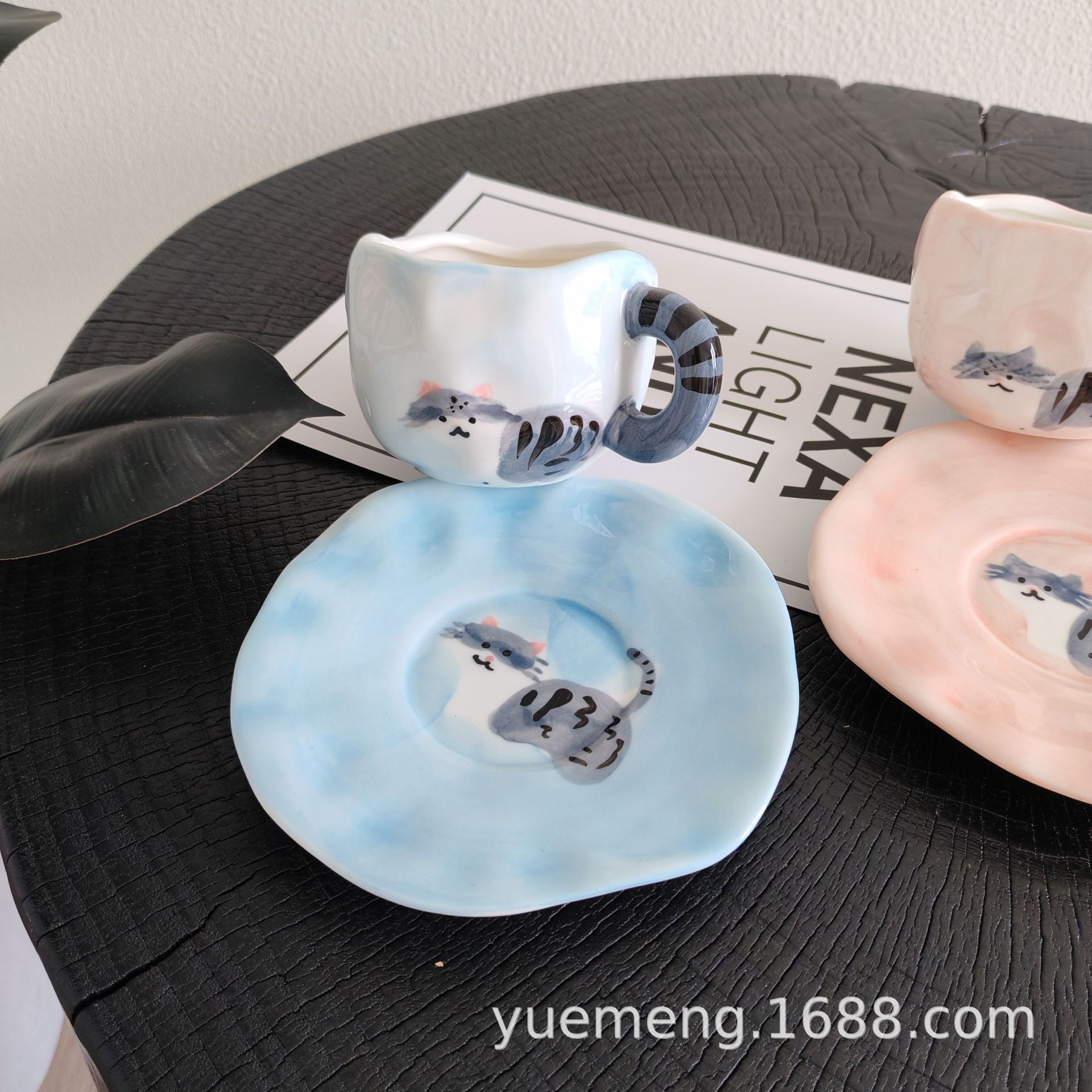 Taza de café de cerámica navideña irregular, linda taza con diseño de flores y corazones pintados a mano, juego de taza y platillo para té de la tarde