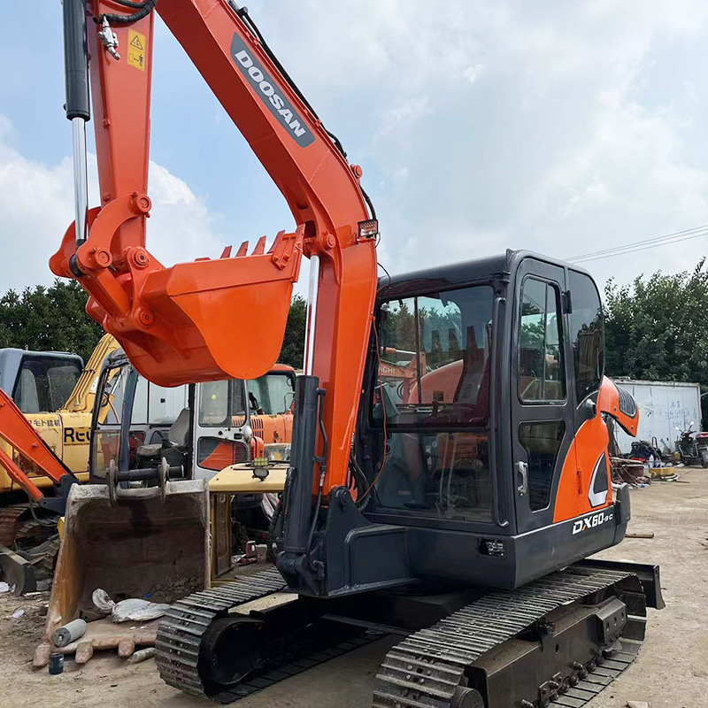 Foreign trade ports出售;斗山DX60 三一75挖掘机 二手小松70挖掘