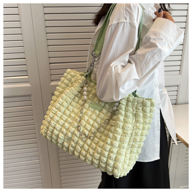 Pleated Cloud Shoulder Women's Large Capacity Summer 2022 New Tote Bag display picture 1