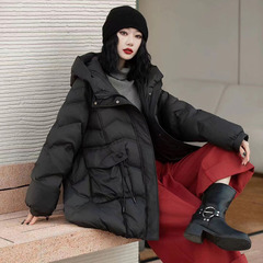 レトロなミドル丈のダウンジャケット女性の冬のファッションデザインツイストタッセル暖かいホワイトダックダウンジャケットママの服