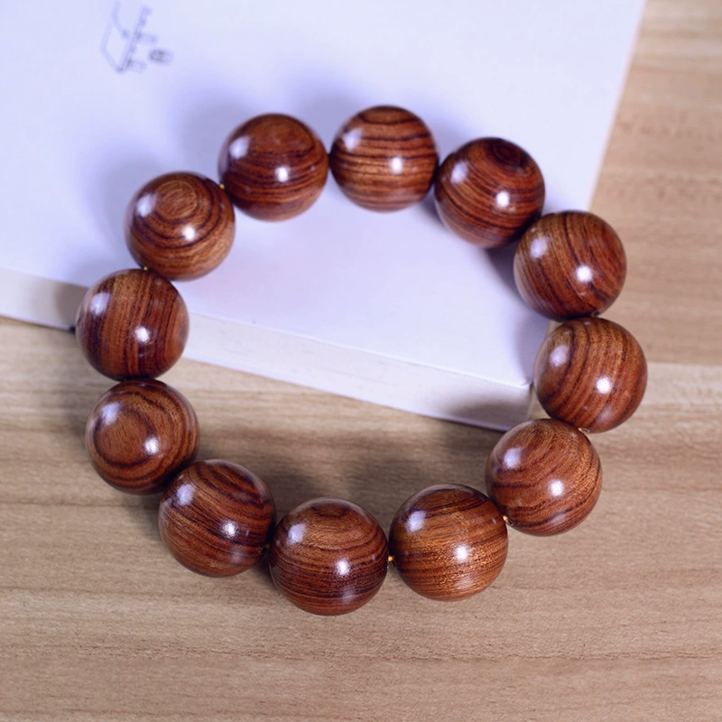 Этнический браслет-алтарь — бусины из сандалового дерева и ореха Walnut, размеры 10–20 мм