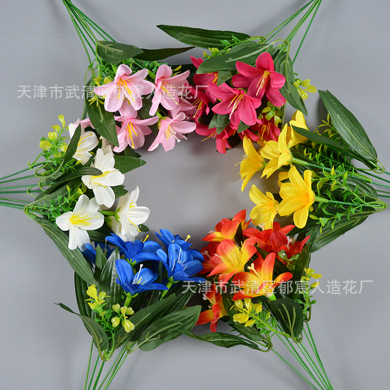 Ramo artificial de 7 lirios pequeños, para decoración comercial, paisajismo, jardinería a gran escala o arcos de flores.