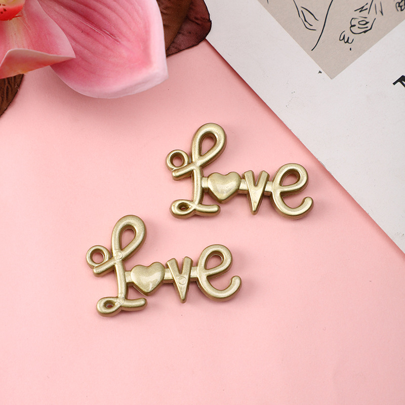 32 * 50mm personalidad acrílica pintura horneada agujero colgante LOVE DIY cuentas manuales cuentas colgantes de llaveras joyas