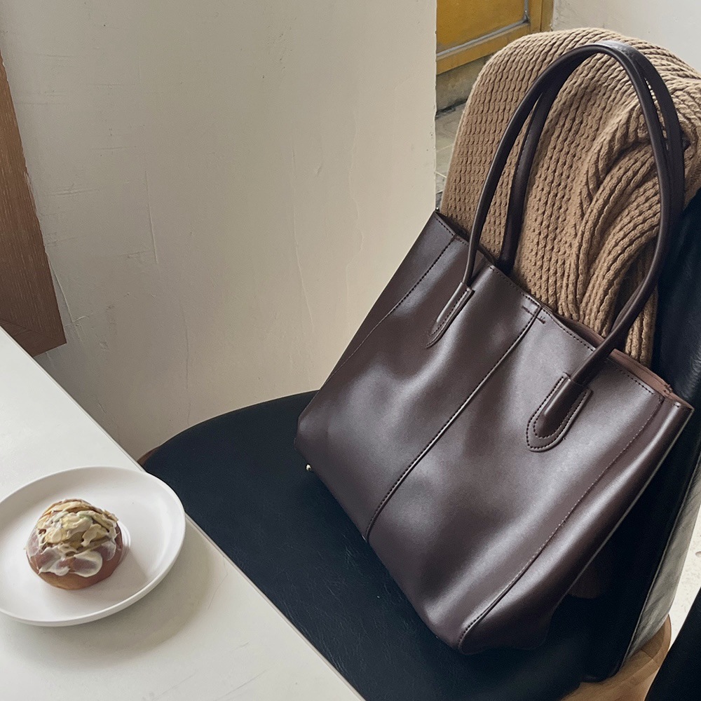 Retro tote bag women's Korean-style commuter bag all-matching ins large capacity shoulder bag autumn and winter big bag fashion