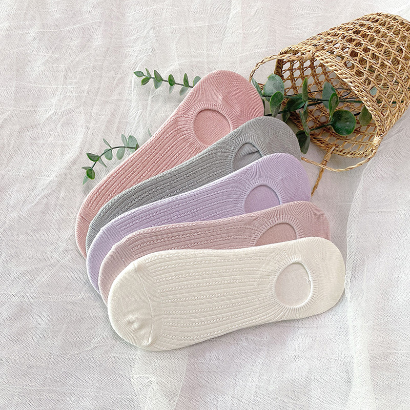 Verano de estilo japonés de doble aguja de color sólido calcetines de algodón Calcetines invisibles de las mujeres delgadas antideslizante talón antideslizante entrega de una sola pieza